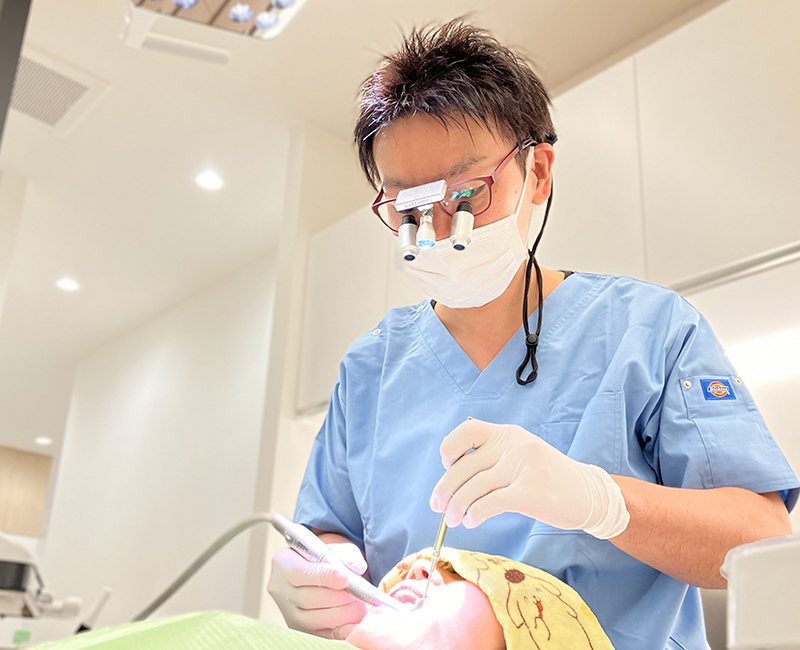 綾瀬亀有ロハス歯科＆矯正歯科で拡大鏡を用いた精密審美治療